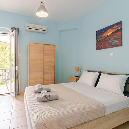 Seaside Escape Apartments - Poseidon Palaiá Fókaia Esterno foto