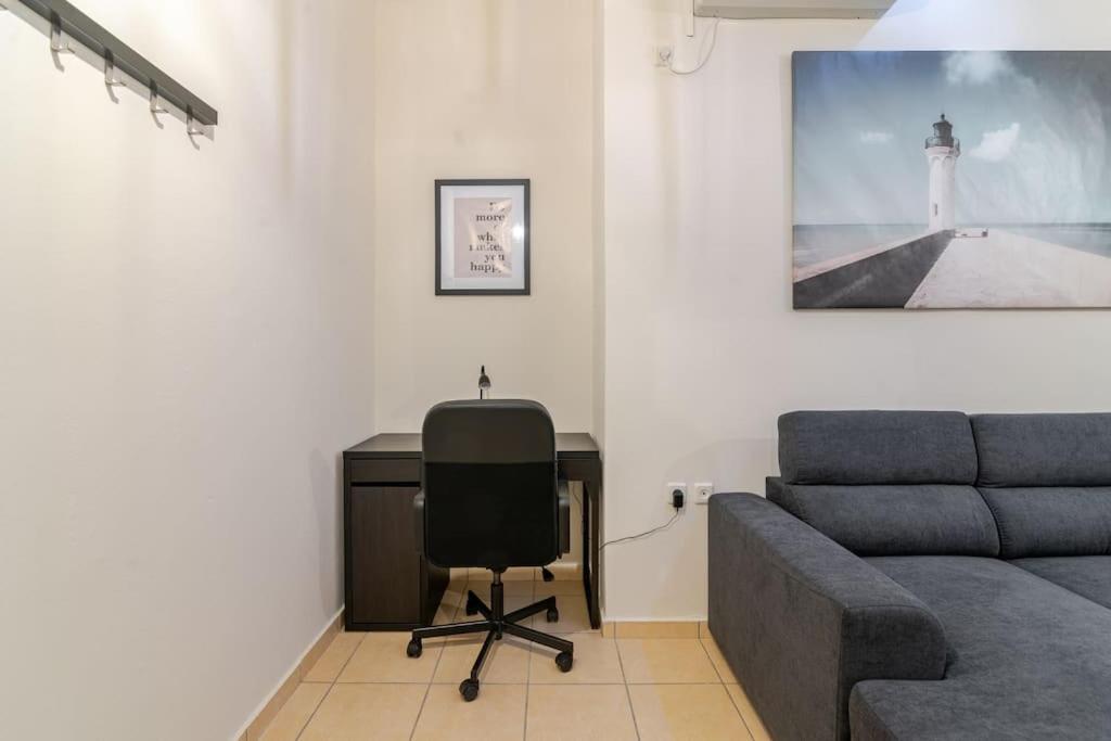Seaside Escape Apartments - Poseidon Palaiá Fókaia Esterno foto