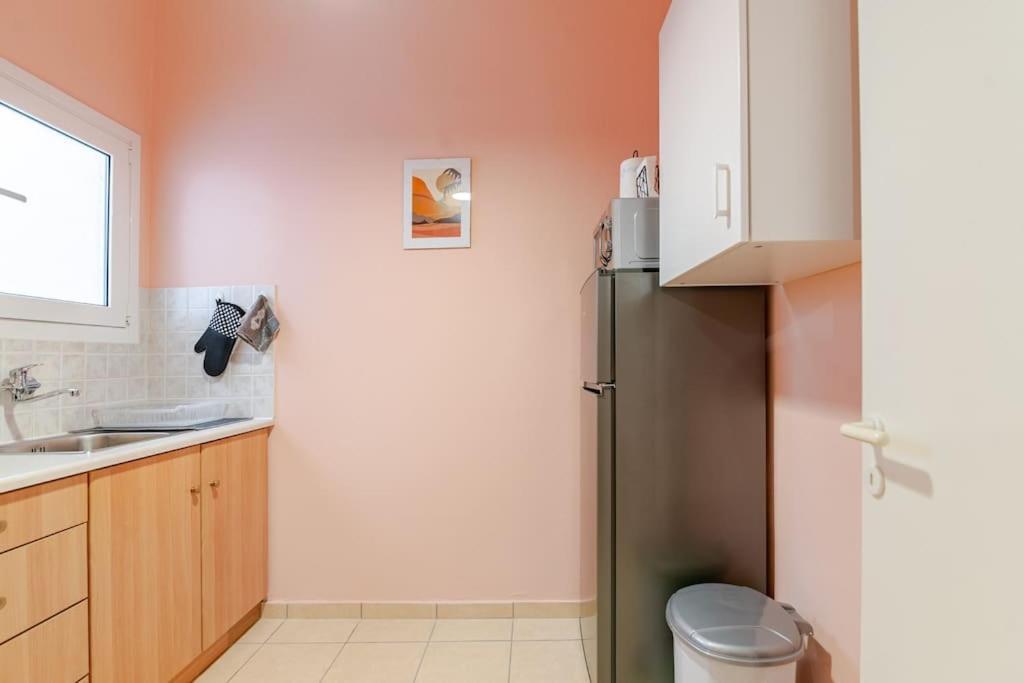 Seaside Escape Apartments - Poseidon Palaiá Fókaia Esterno foto