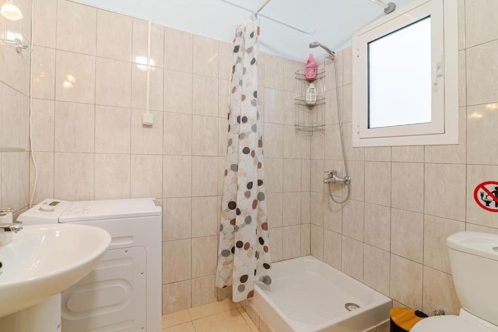 Seaside Escape Apartments - Poseidon Palaiá Fókaia Esterno foto