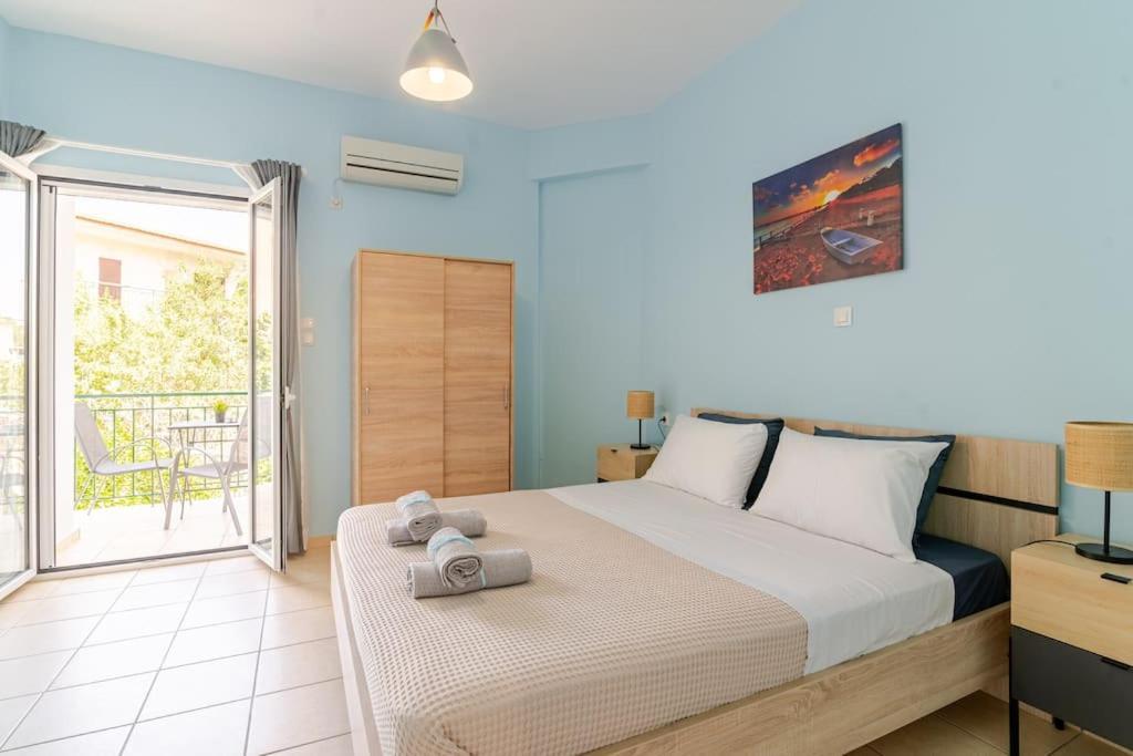 Seaside Escape Apartments - Poseidon Palaiá Fókaia Esterno foto