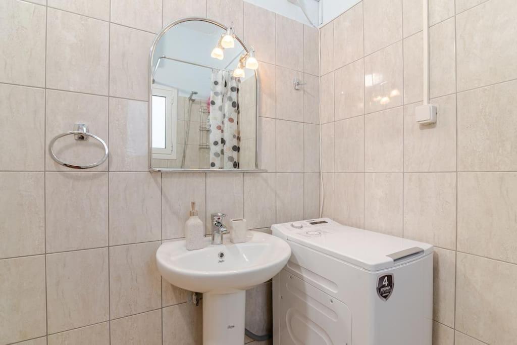 Seaside Escape Apartments - Poseidon Palaiá Fókaia Esterno foto