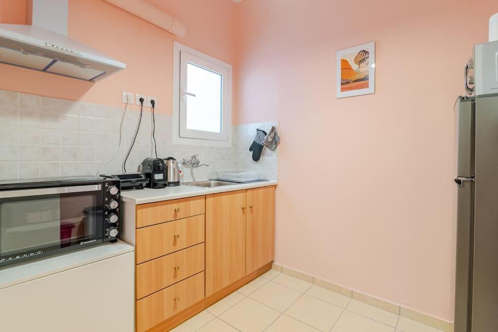 Seaside Escape Apartments - Poseidon Palaiá Fókaia Esterno foto